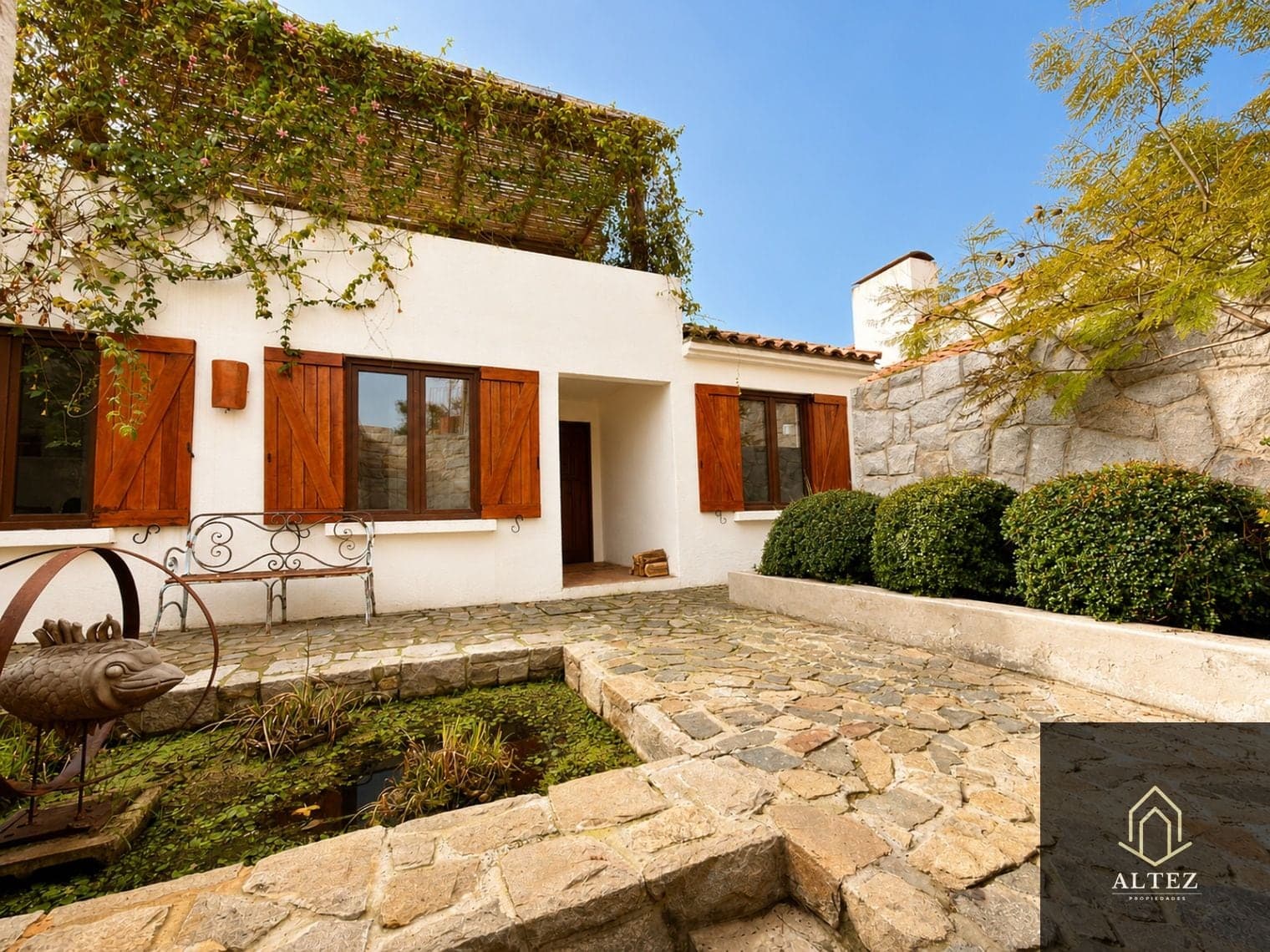 Casa en venta de 6 dormitorios c/ estacionamiento en Centro de Cachagua